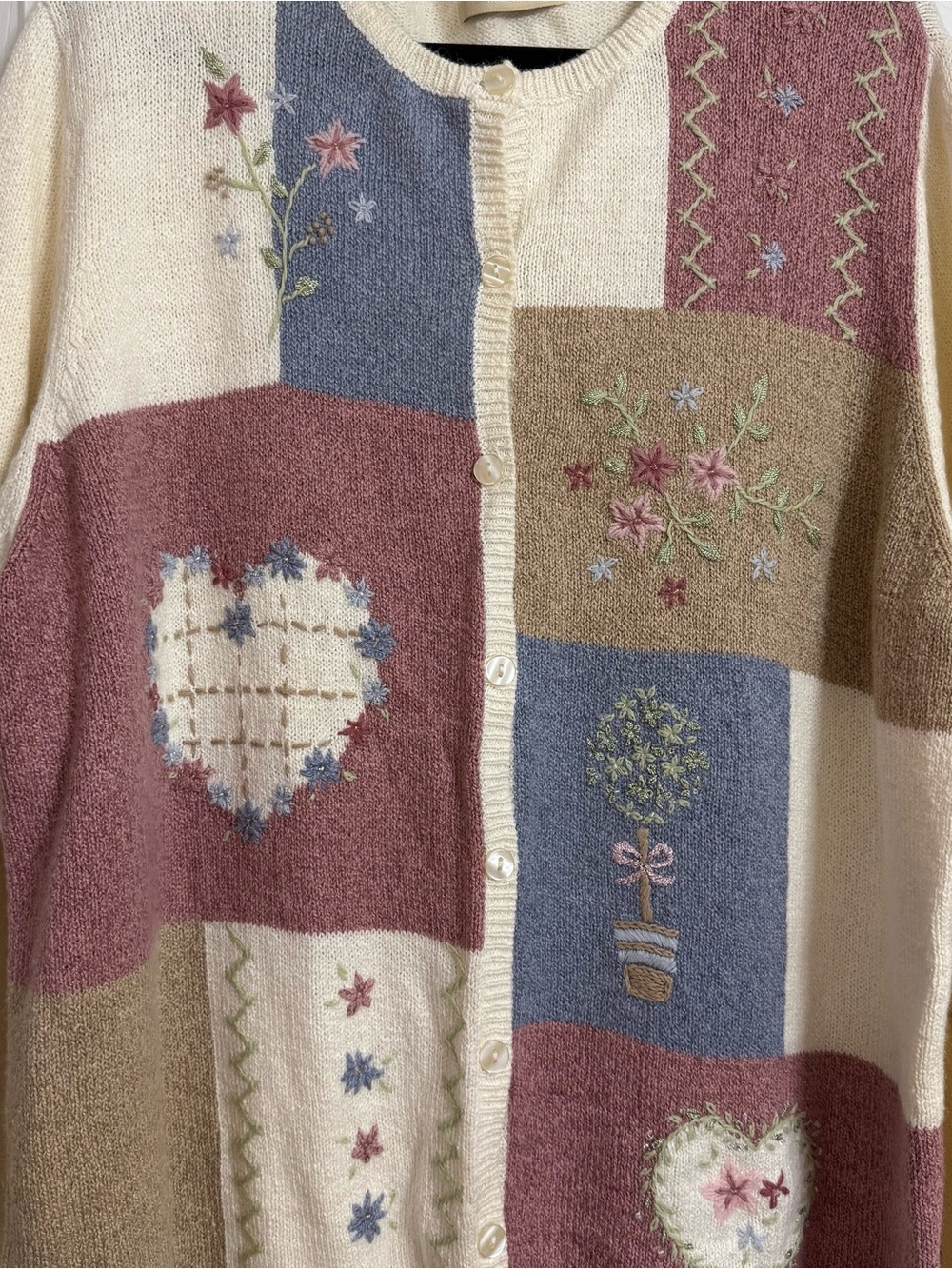 Vintage 80s Cream Patchwork Embroidered Button-Up Women's Sweater Cardigan